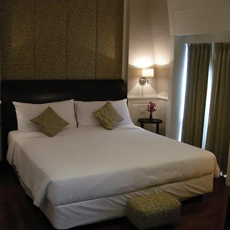 Aurum The River Place