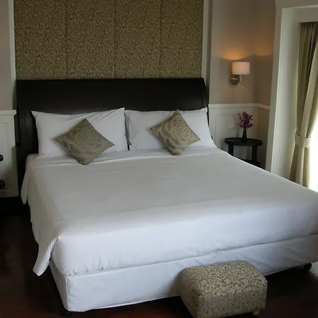 Aurum The River Place